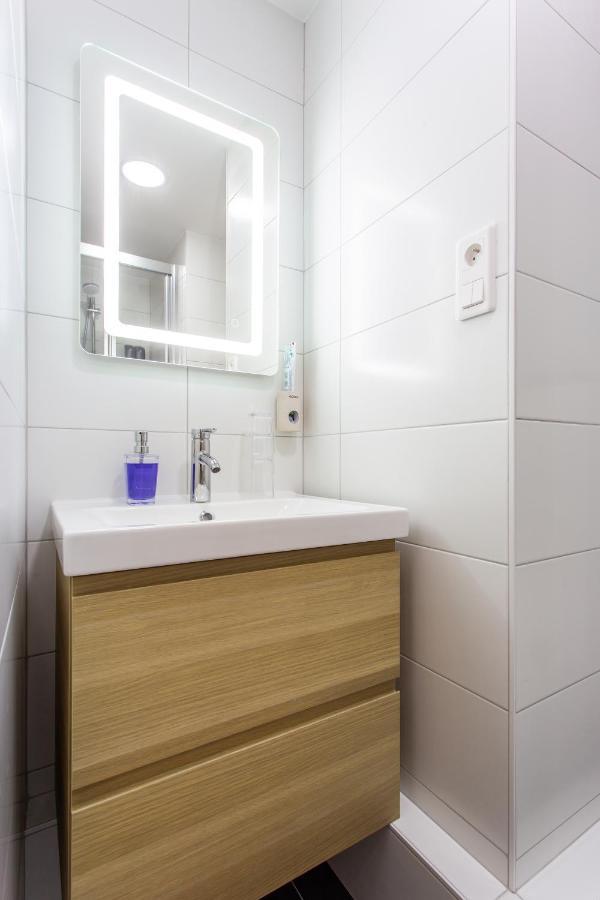 D&E - Paris-Disney - Holidays Apartment - Appartement De Vacances - 5 Chambres- 5 Sdb - 5 Bedrooms - 5 Bathrooms - Netflix Шамп-сюр-Марн Екстериор снимка