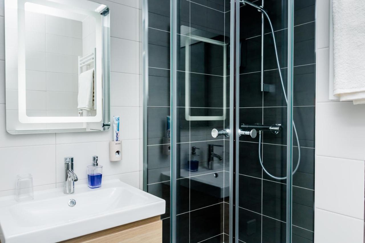 D&E - Paris-Disney - Holidays Apartment - Appartement De Vacances - 5 Chambres- 5 Sdb - 5 Bedrooms - 5 Bathrooms - Netflix Шамп-сюр-Марн Екстериор снимка