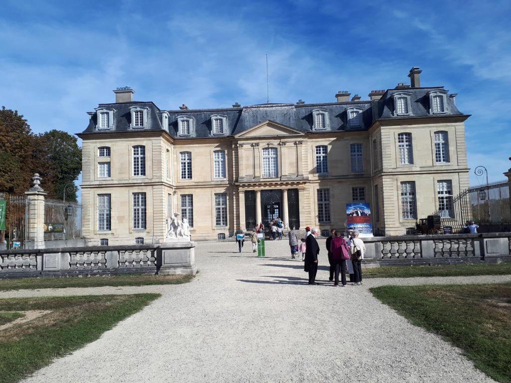 D&E - Paris-Disney - Holidays Apartment - Appartement De Vacances - 5 Chambres- 5 Sdb - 5 Bedrooms - 5 Bathrooms - Netflix Шамп-сюр-Марн Екстериор снимка